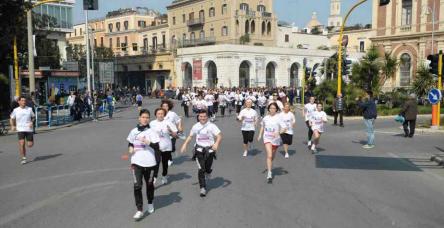 AVON RUNNING TOUR: il 16 marzo tutte di corsa a Bari