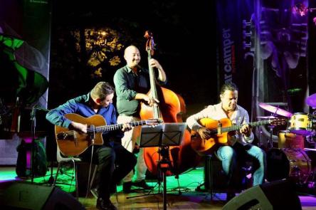 Salvatore Russo Gypsy Jazz Trio in concerto