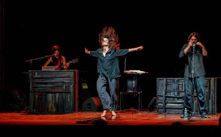 Le “Sfumature sonore” di Mana Chuma Teatro nella Distilleria De Giorgi